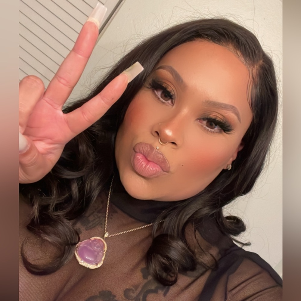 Meet your Posher, Tiara